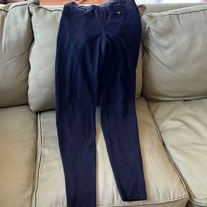 Three Dots legging pants with 2 back pockets and 2 faux front pockets
